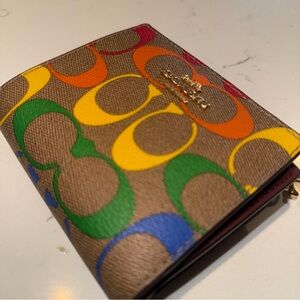 UEC COACH C9863 3-IN-1 WALLET RAINBOW SIGNATURE:NWT RAINBOW PRIDE